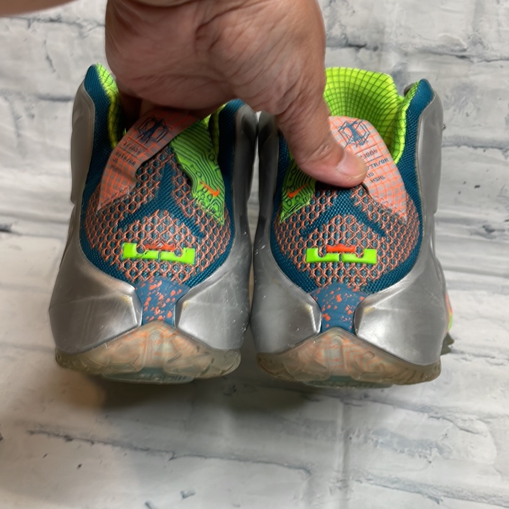 LeBron 12 GS Trillion Dollar Man10.5 - Picture 7 of 16